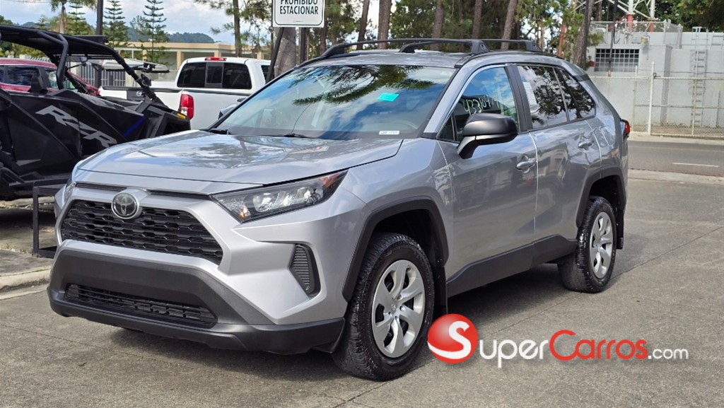 2020 Toyota RAV4 LE — foto 4 / 12