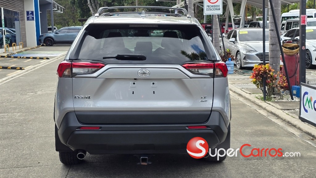 2020 Toyota RAV4 LE — foto 7 / 12