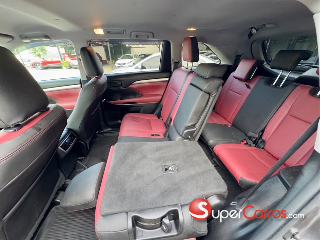 2019 Toyota Highlander LE Plus — foto 2 / 12