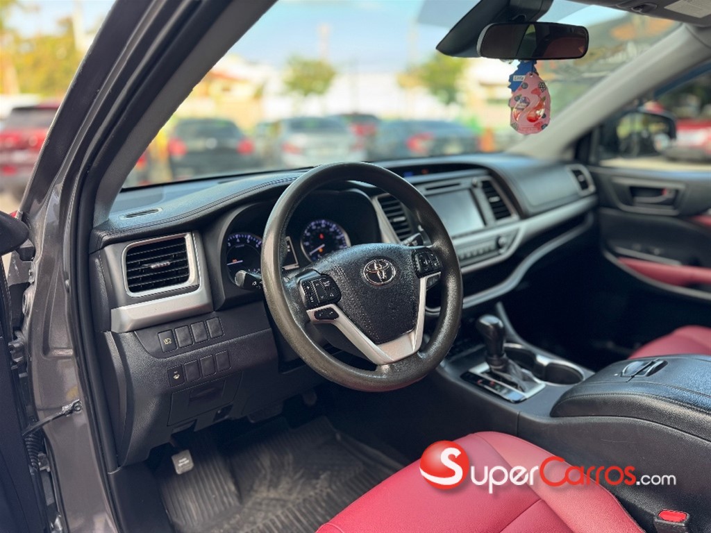 2019 Toyota Highlander LE Plus — foto 11 / 12