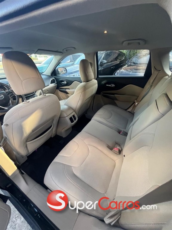 2019 Jeep Cherokee Latitude — foto 5 / 11