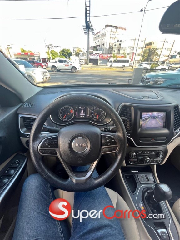 2019 Jeep Cherokee Latitude — foto 6 / 11