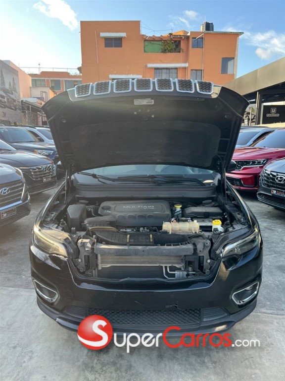 2019 Jeep Cherokee Latitude — foto 8 / 11