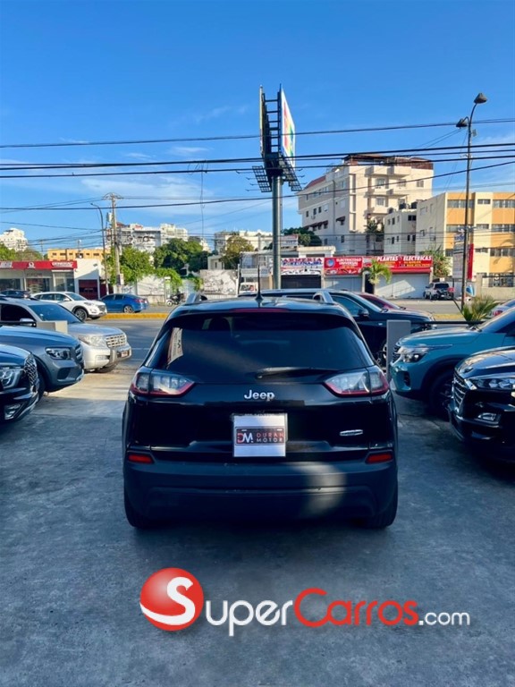 2019 Jeep Cherokee Latitude — foto 9 / 11