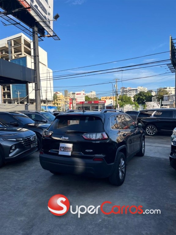 2019 Jeep Cherokee Latitude — foto 10 / 11