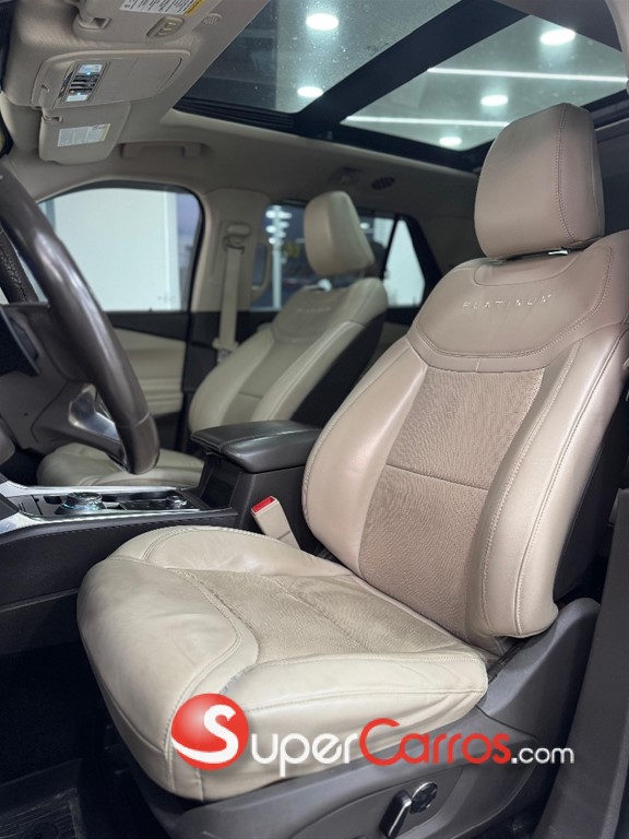 2020 Ford Explorer Platinum — foto 6 / 11