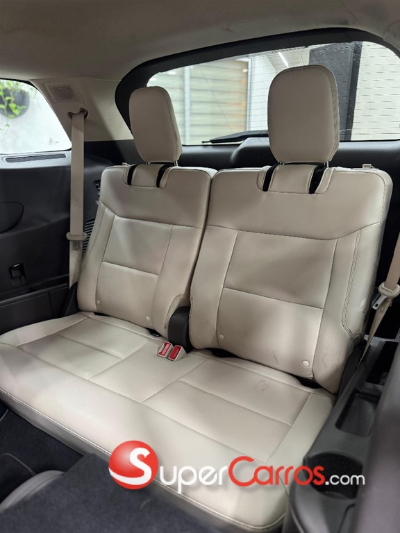 2020 Ford Explorer Platinum — foto 8 / 11