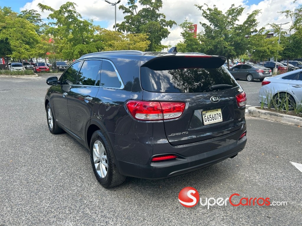 2017 Kia Sorento — foto 4 / 8