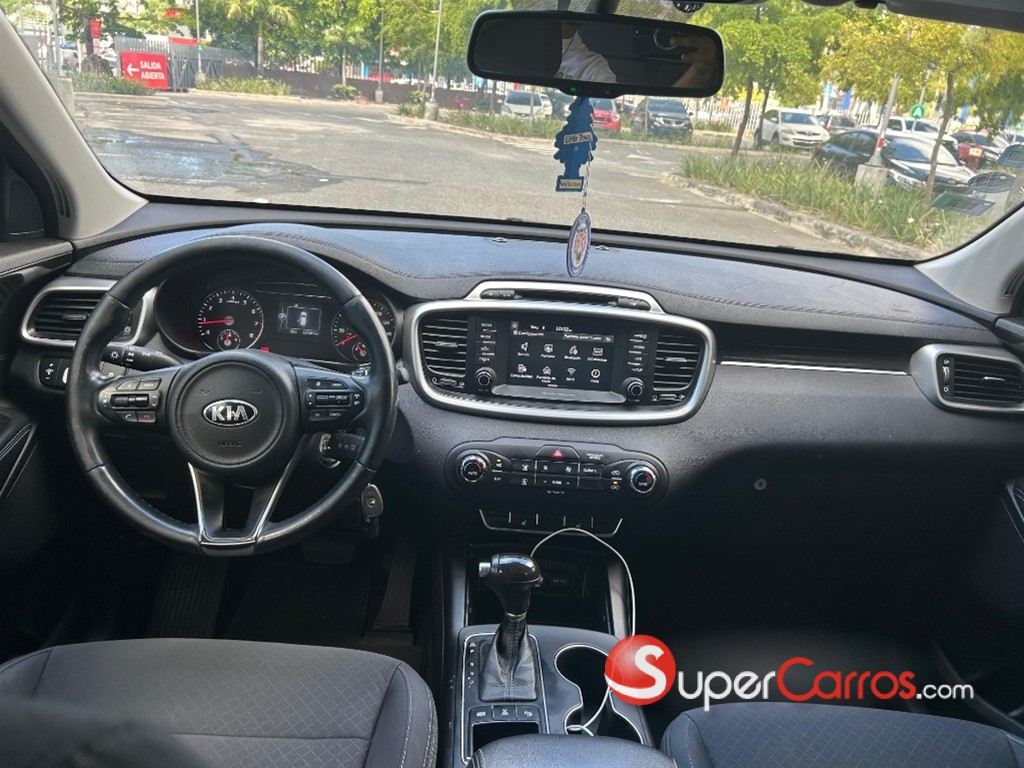 2017 Kia Sorento — foto 5 / 8