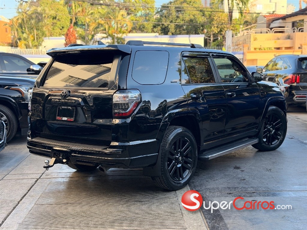 2020 Toyota 4 Runner Limited Nightshade — foto 3 / 11