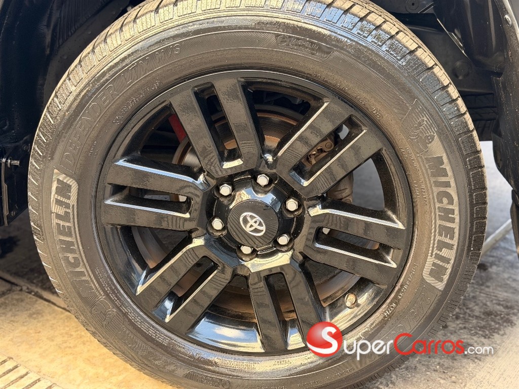 2020 Toyota 4 Runner Limited Nightshade — foto 8 / 11