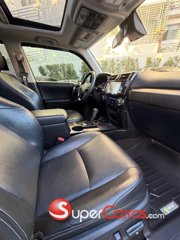 2020 Toyota 4 Runner Limited Nightshade — foto 10 / 11