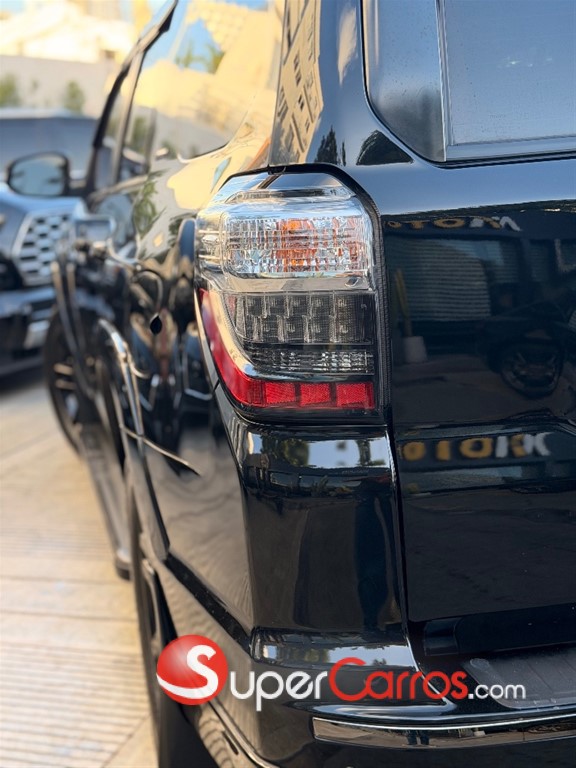2020 Toyota 4 Runner Limited Nightshade — foto 11 / 11