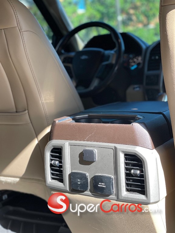 2020 Ford F 150 Lariat — foto 8 / 12