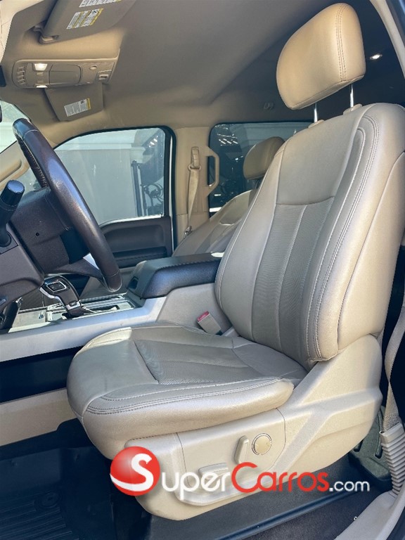 2020 Ford F 150 Lariat — foto 10 / 12