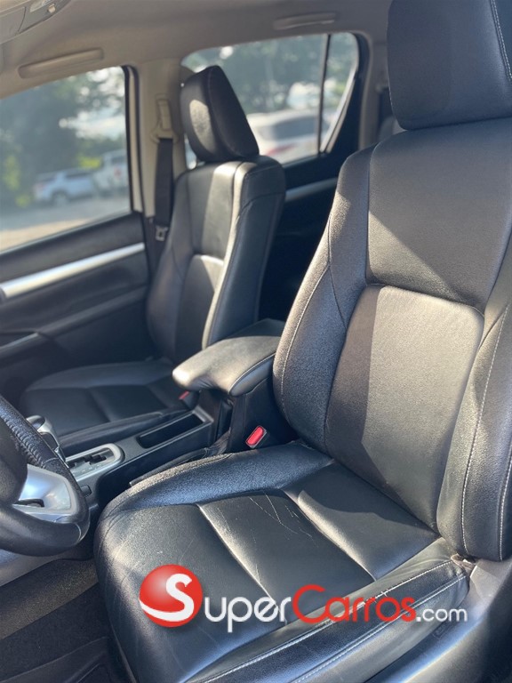 2022 Toyota Hilux Limited TSS — foto 9 / 10