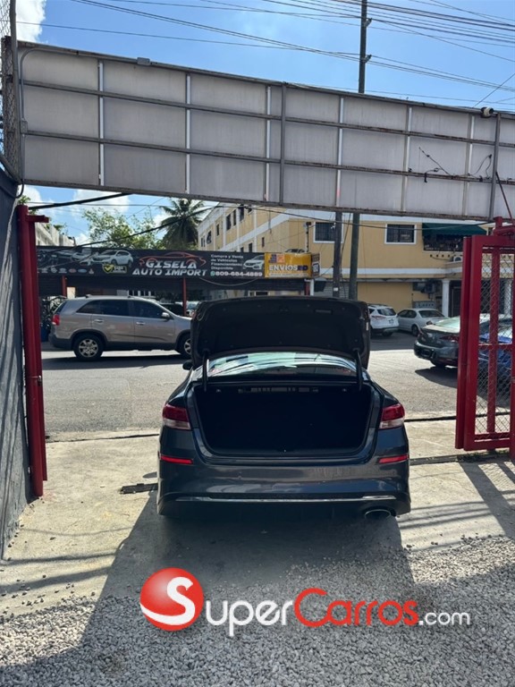 2020 Kia Optima — foto 6 / 10