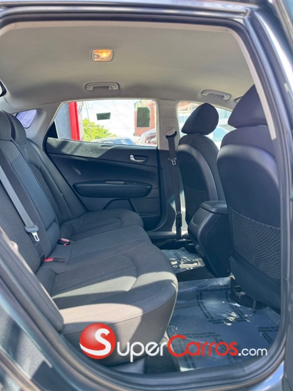 2020 Kia Optima — foto 7 / 10
