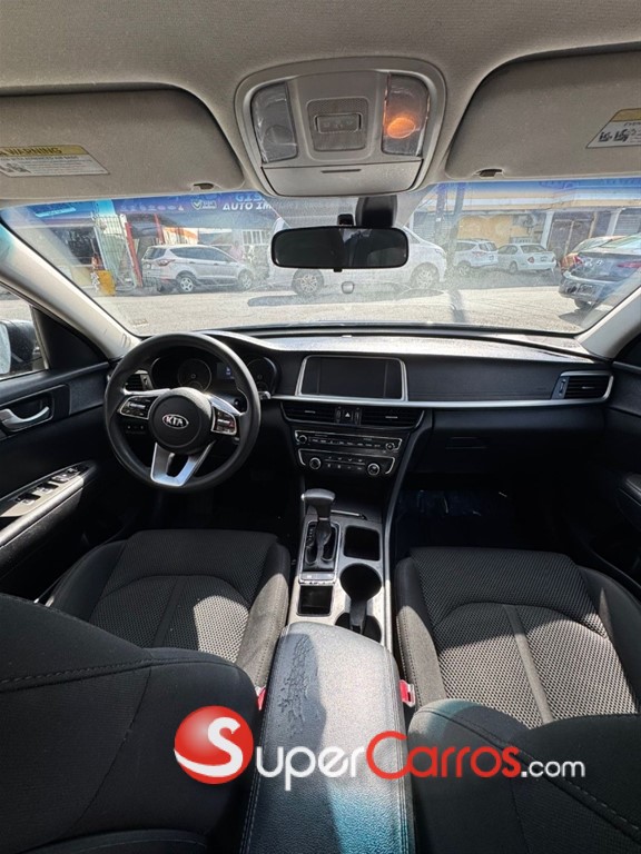 2020 Kia Optima — foto 8 / 10