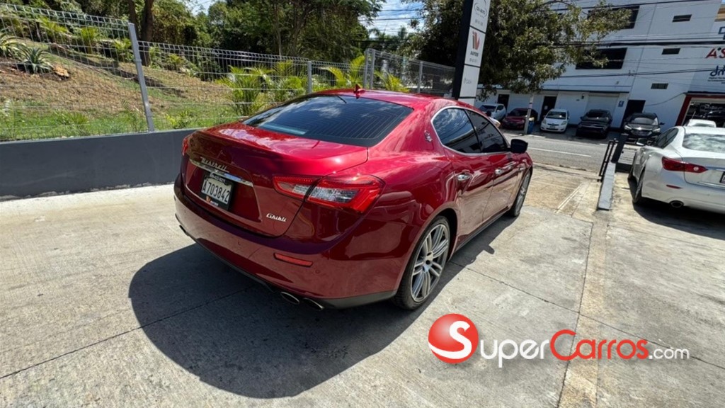 2016 Maserati Ghibli SQ4 — foto 4 / 12