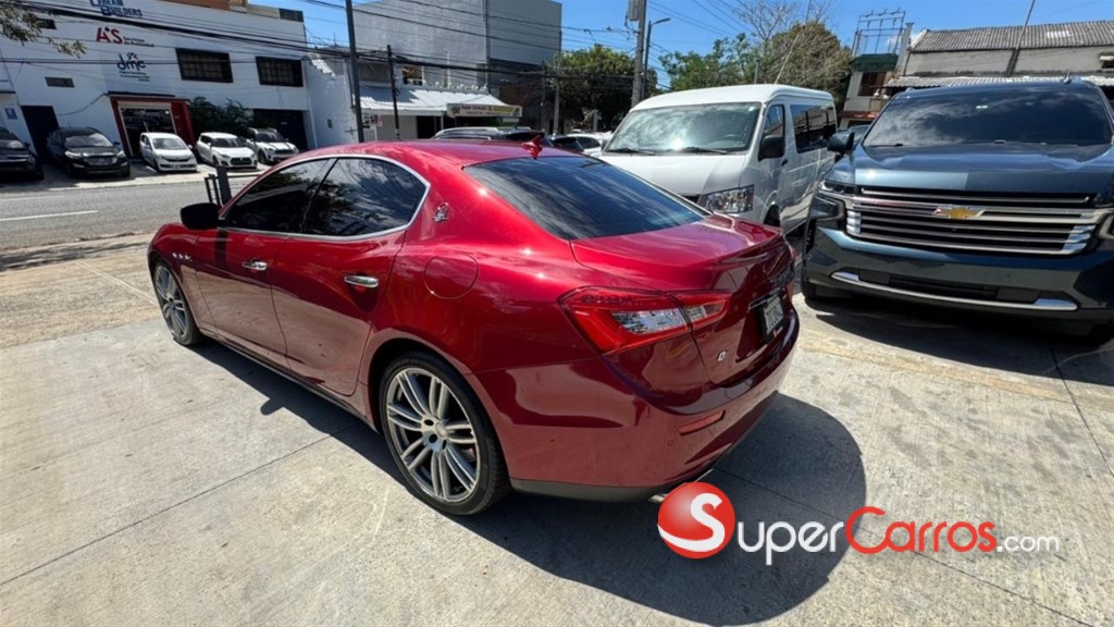 2016 Maserati Ghibli SQ4 — foto 5 / 12
