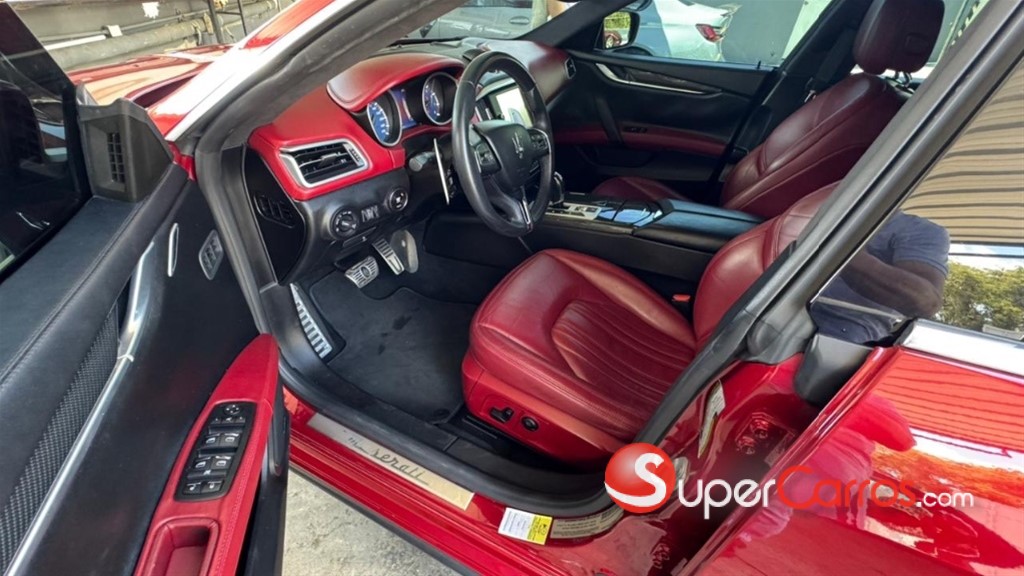 2016 Maserati Ghibli SQ4 — foto 8 / 12