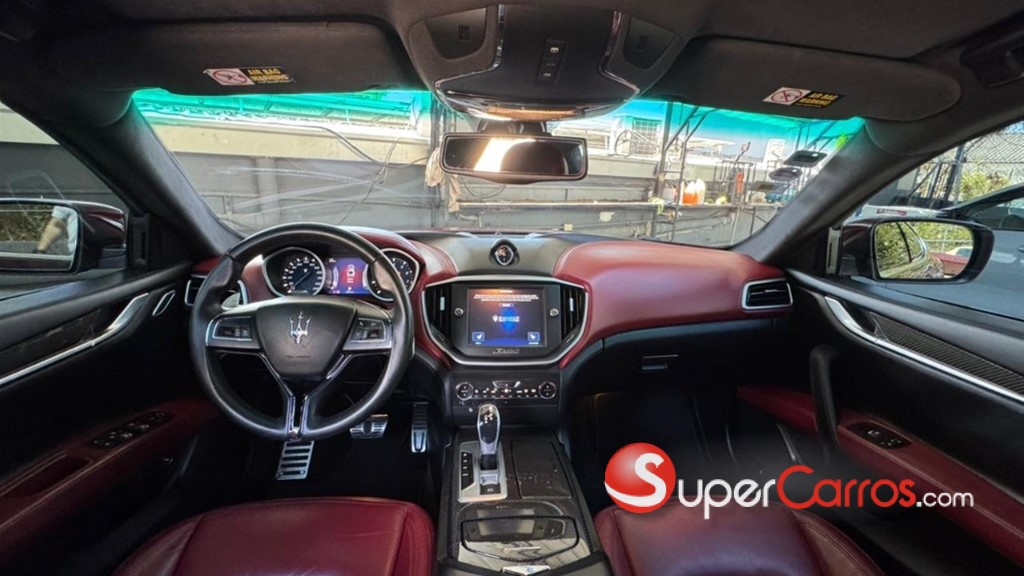 2016 Maserati Ghibli SQ4 — foto 10 / 12