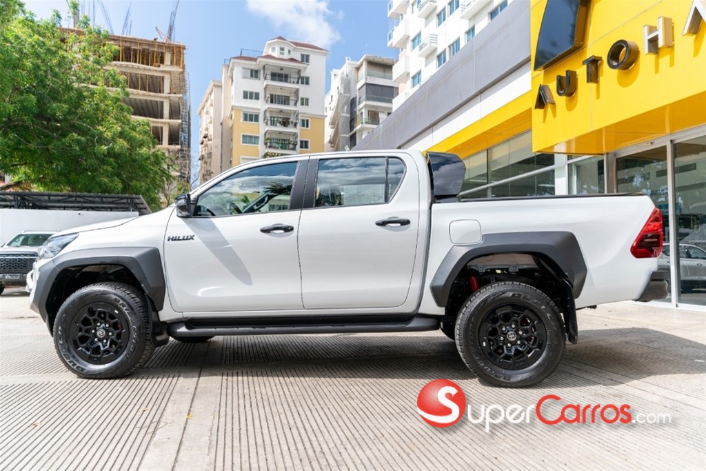2026 Toyota Hilux GR Sport — foto 3 / 9