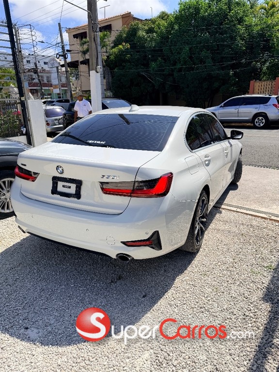 2020 BMW Serie 3 330i XDrive — foto 4 / 10