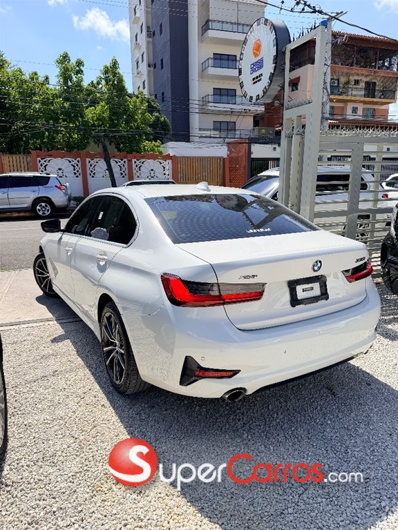 2020 BMW Serie 3 330i XDrive — foto 5 / 10