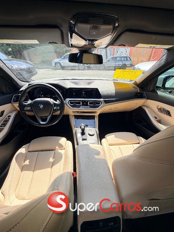 2020 BMW Serie 3 330i XDrive — foto 7 / 10