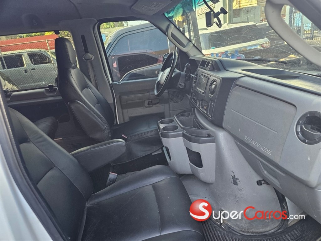 2013 Ford E-350 — foto 8 / 10