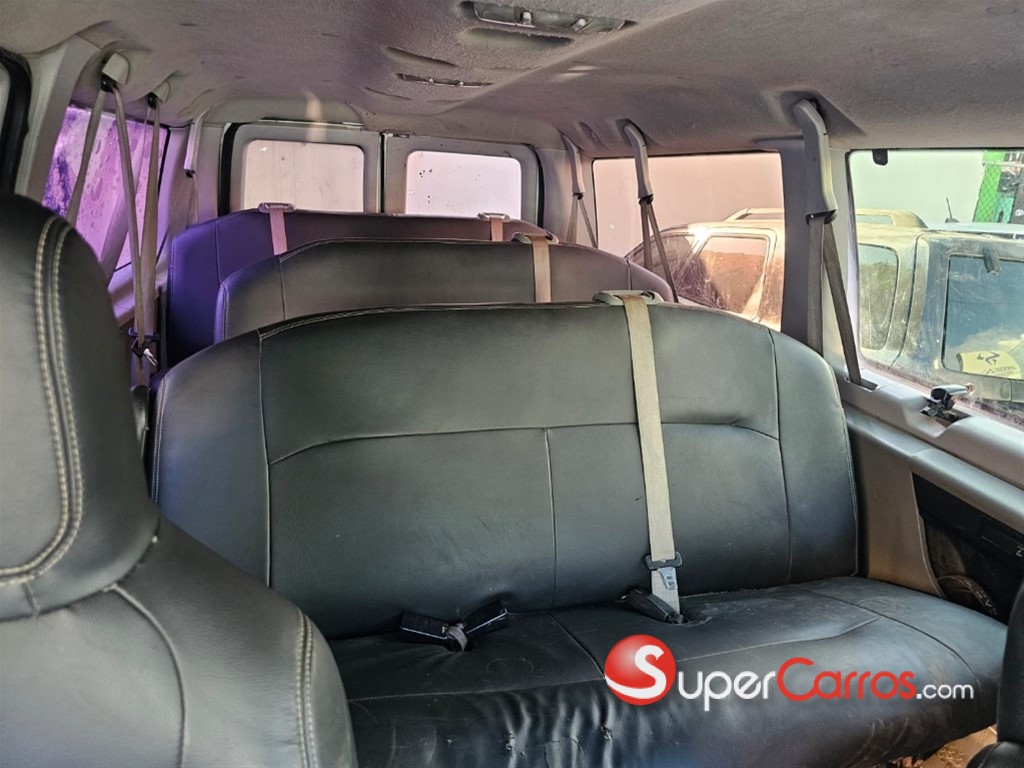 2013 Ford E-350 — foto 9 / 10