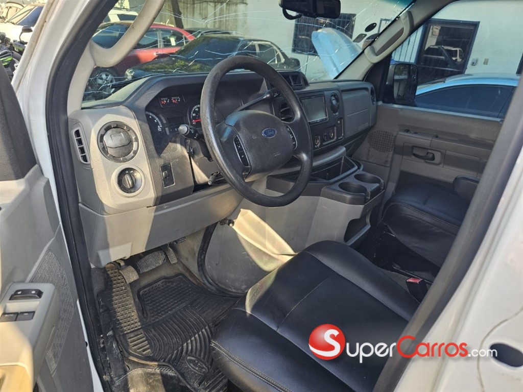 2013 Ford E-350 — foto 10 / 10