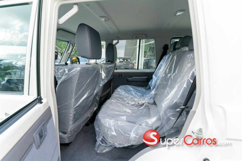 2026 Toyota Land Cruiser Serie 70 — foto 9 / 10
