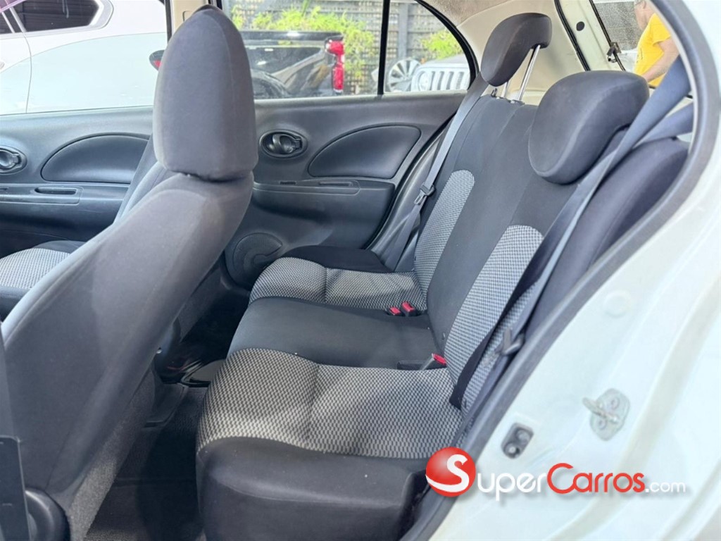 2017 Nissan March — foto 5 / 7