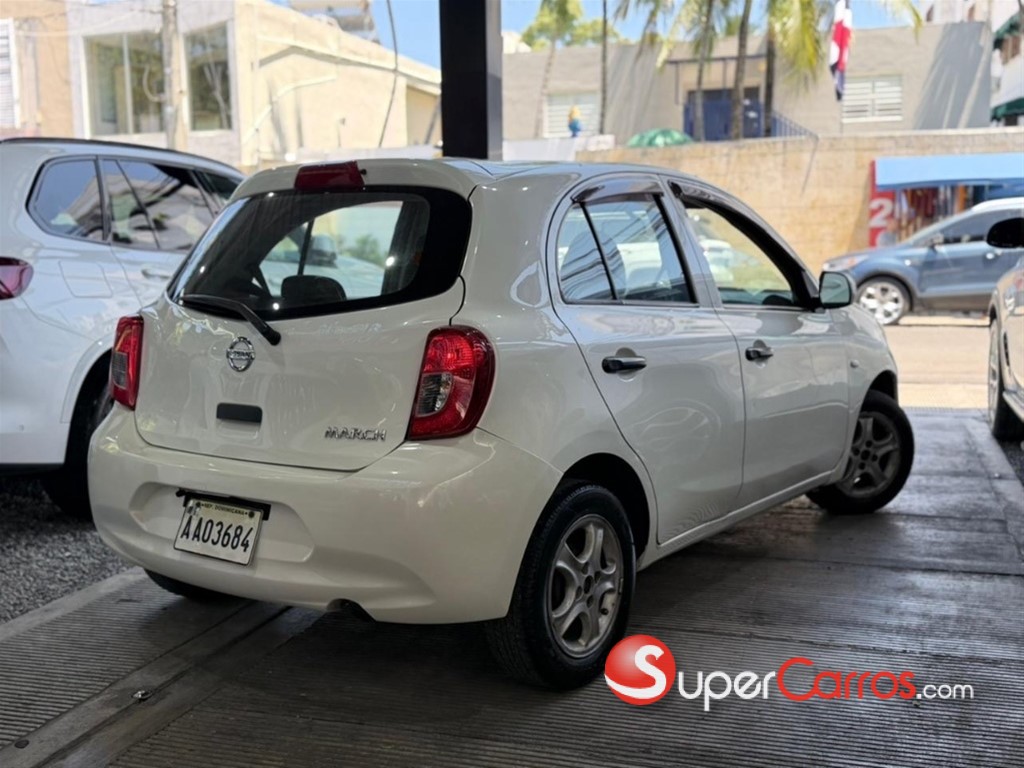 2017 Nissan March — foto 6 / 7