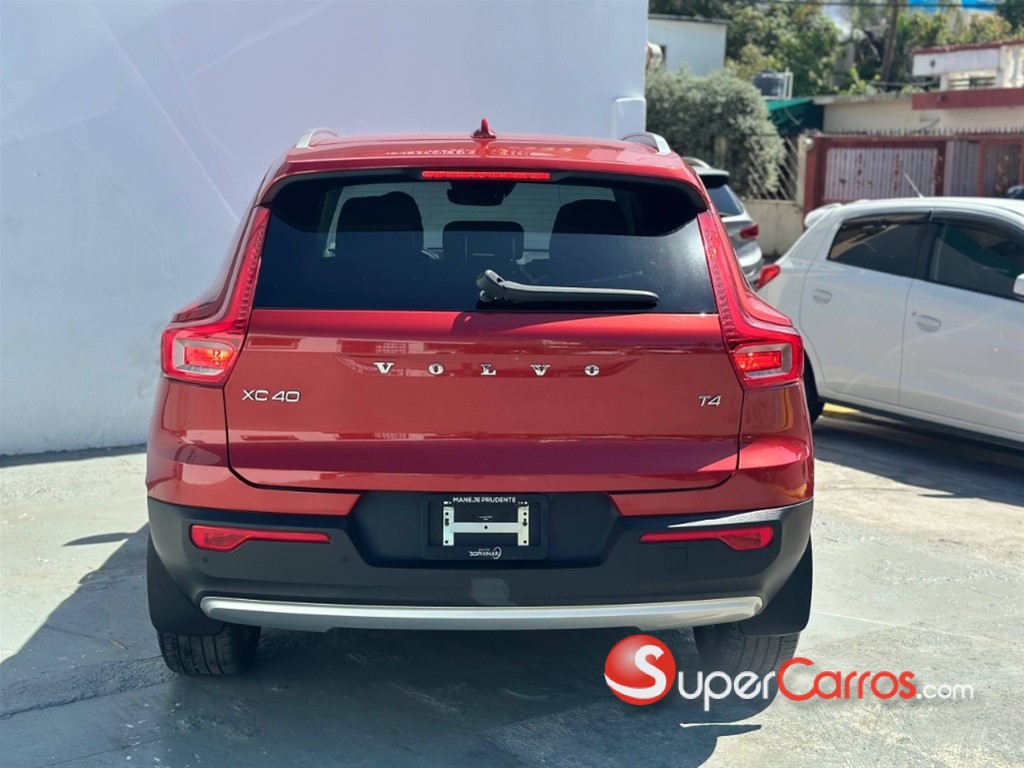 2019 Volvo XC40 Momentum — foto 5 / 12