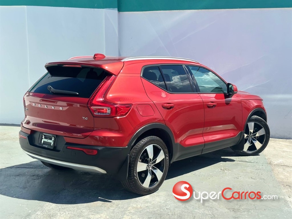 2019 Volvo XC40 Momentum — foto 6 / 12