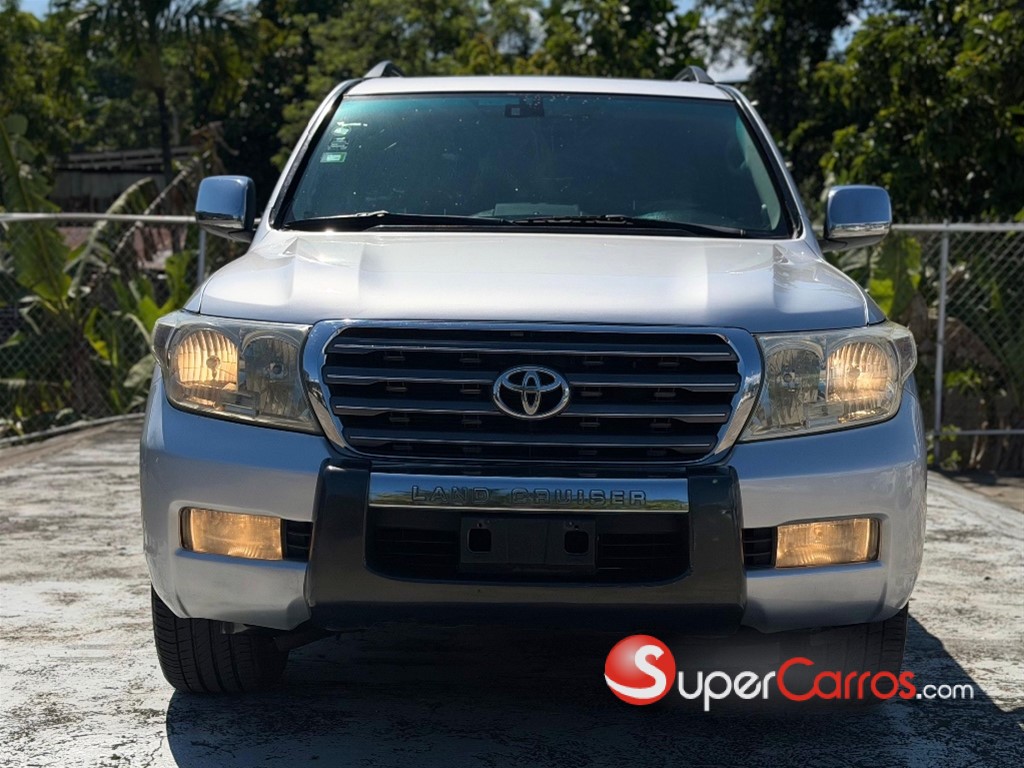 2011 Toyota Land Cruiser 200 VX-R — foto 3 / 9