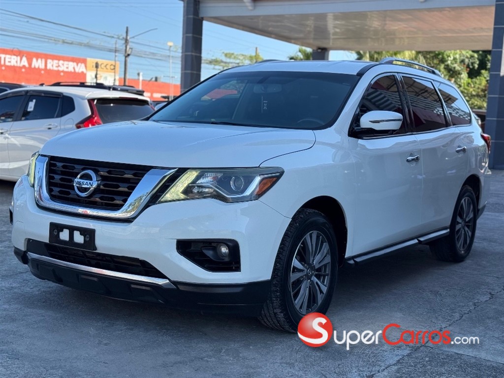 2017 Nissan Pathfinder SL