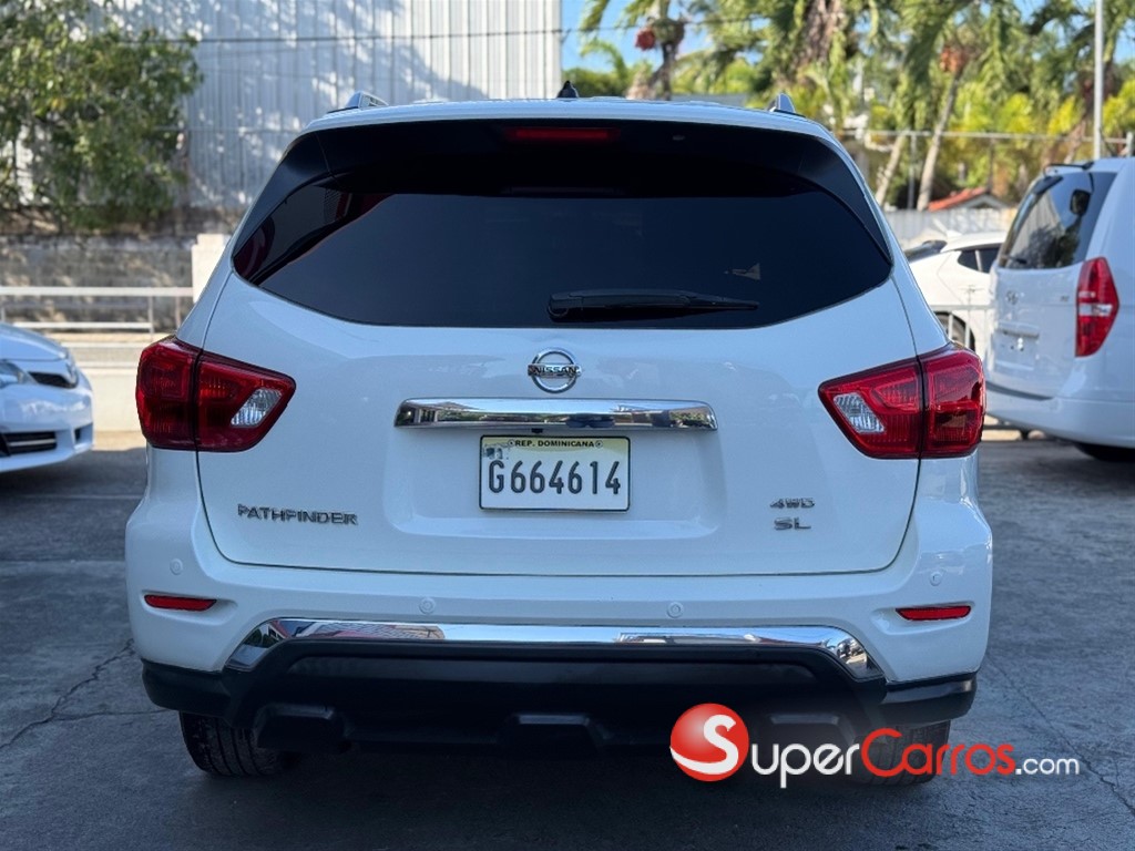 2017 Nissan Pathfinder SL — foto 4 / 11