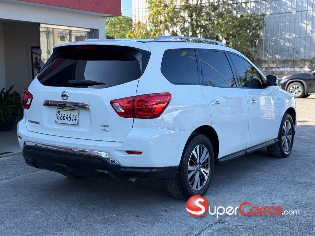 2017 Nissan Pathfinder SL — foto 5 / 11