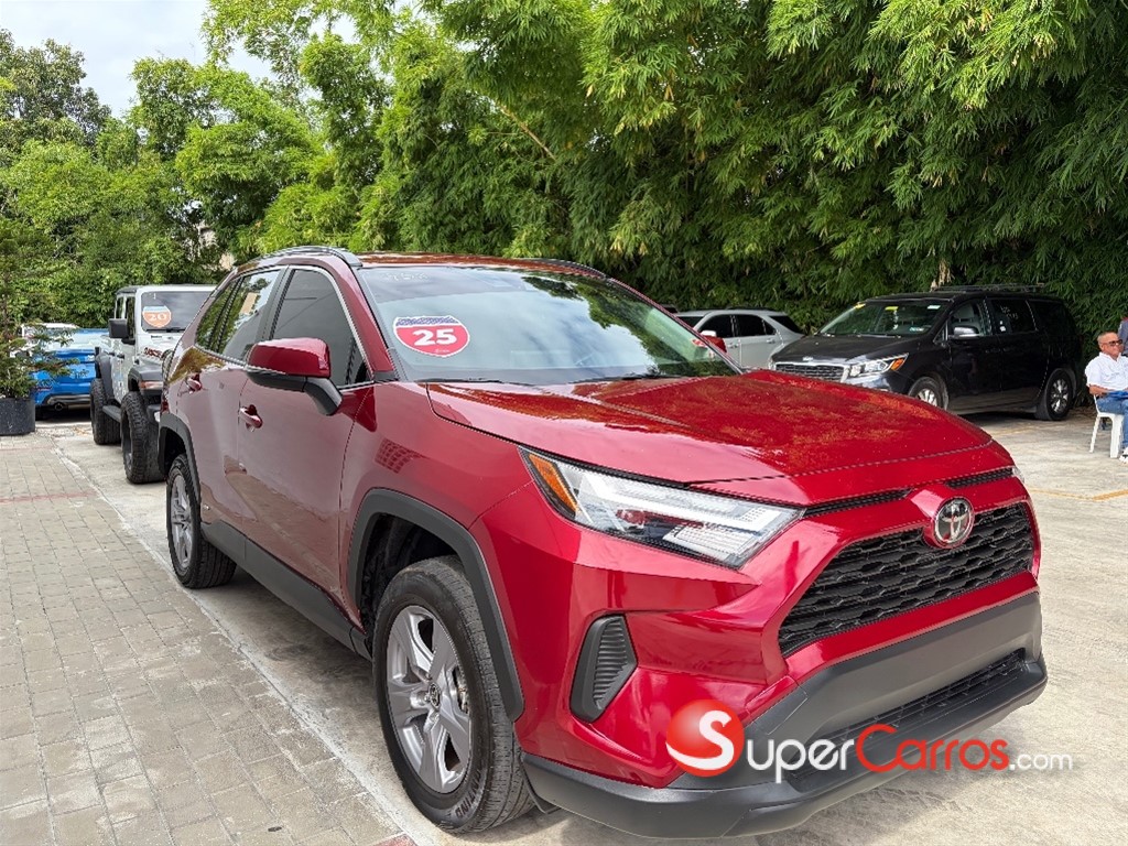 2025 Toyota RAV4 LE Hibrid