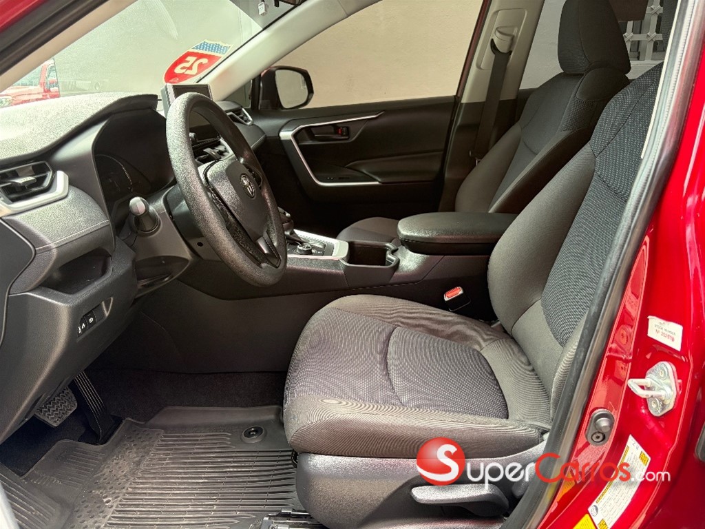 2025 Toyota RAV4 LE Hibrid — foto 4 / 8