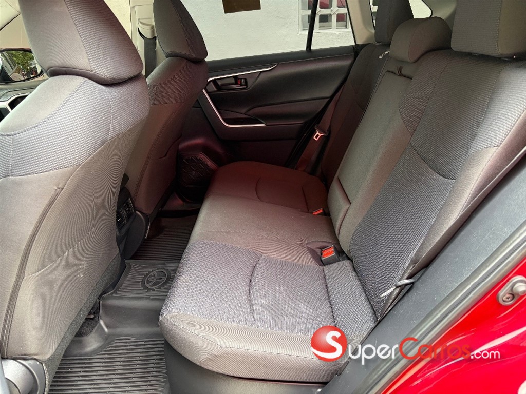 2025 Toyota RAV4 LE Hibrid — foto 5 / 8