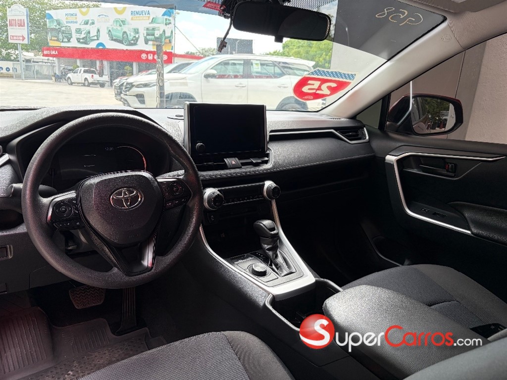 2025 Toyota RAV4 LE Hibrid — foto 6 / 8