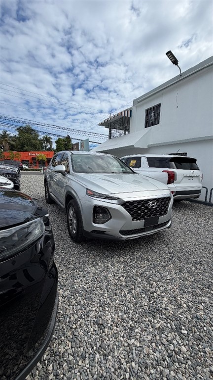 2020 Hyundai Santa Fe SE — foto 2 / 7