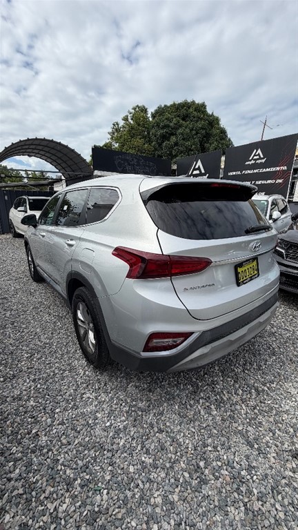 2020 Hyundai Santa Fe SE — foto 3 / 7