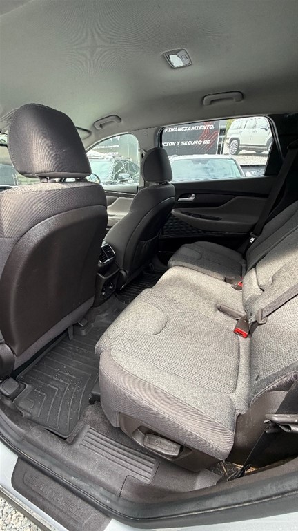 2020 Hyundai Santa Fe SE — foto 6 / 7